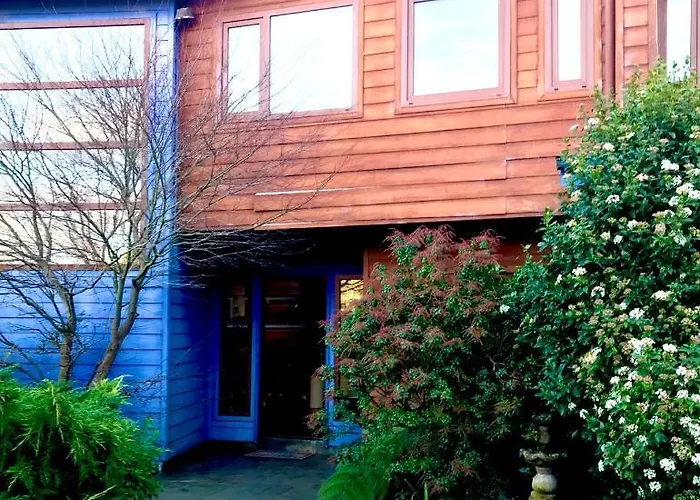 Casa Familiar Con Vista Al Campo Y Al Lago